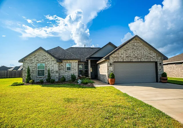 1st image of 513 Yorktown Ave, Clute, TX 77531 | MLS# 59030180