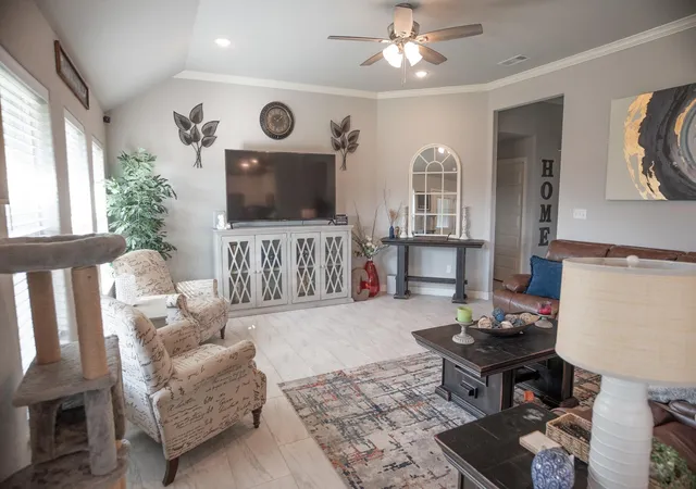 Photo 3 of Single family home for sale at 513 Yorktown Ave, Clute, TX 77531 | MLS# 59030180 | Listing updated on 2026-09-11