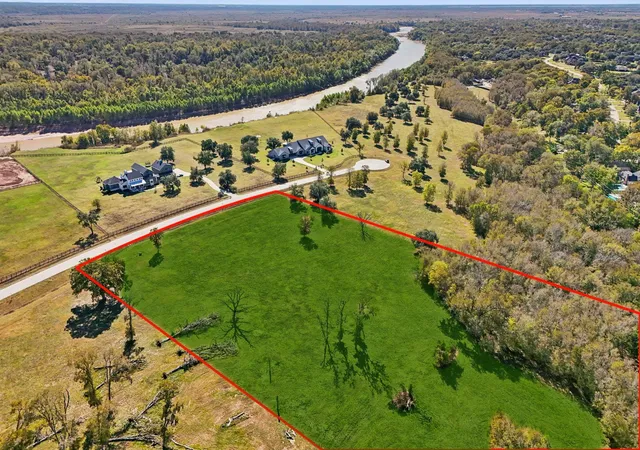 3rd image of 4802 Riverbend Ct, Fulshear, TX 77441 | MLS# 44647210