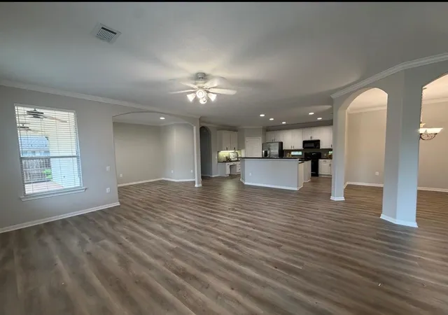 Photo 2 of Sale Pending at 14 Dardenelle Ct, Conroe, TX 77384 | MLS# 51851979 | Listing updated on 2026-08-12