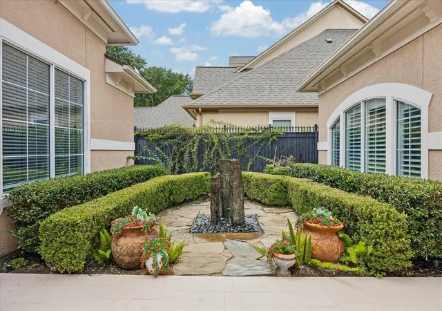 3rd image of 11914 Legend Manor Dr, Houston, TX 77082 | MLS# 67226469