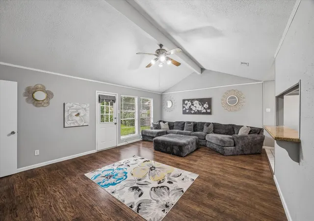 Photo 3 of Single family home for sale at 2011 Victoria Ct, League City, TX 77573 | MLS# 9188068 | Listing updated on 2026-08-15