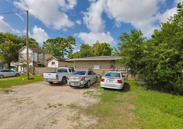 21st image of 2312 & 2315 Avenue B #5, Dickinson, TX 77539 | MLS# 44008551