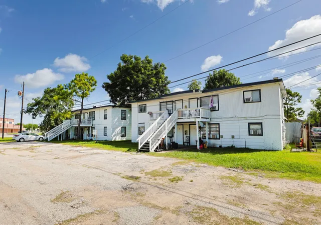 2nd image of 2312 & 2315 Avenue B #5, Dickinson, TX 77539 | MLS# 44008551