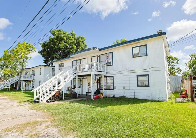 3rd image of 2312 & 2315 Avenue B #5, Dickinson, TX 77539 | MLS# 44008551