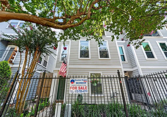 2nd image of 1708 Elgin St, Houston, TX 77004 | MLS# 21395708