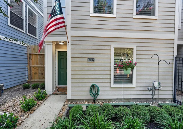 3rd image of 1708 Elgin St, Houston, TX 77004 | MLS# 21395708