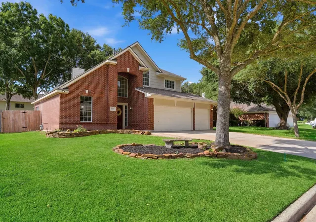 2nd image of 2607 Holly Walk Ln, Spring, TX 77388 | MLS# 83117471