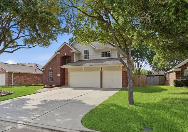 3rd image of 2607 Holly Walk Ln, Spring, TX 77388 | MLS# 83117471