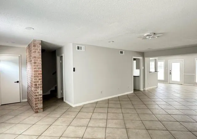 3rd image of 1605 W Sam Houston Pkwy S, Houston, TX 77042 | MLS# 97337860
