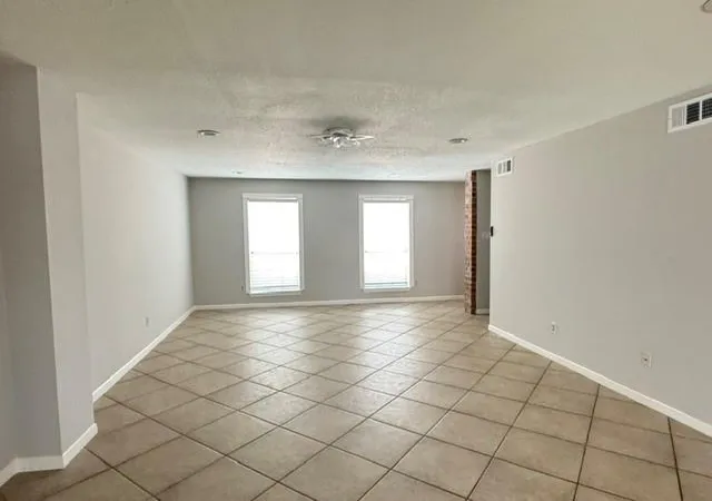 4th image of 1605 W Sam Houston Pkwy S, Houston, TX 77042 | MLS# 97337860