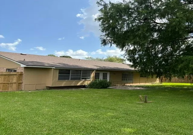 19th image of 2910 Heritage House Dr, Webster, TX 77598 | MLS# 58170088