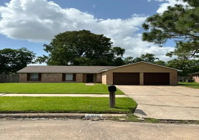 1st image of 2910 Heritage House Dr, Webster, TX 77598 | MLS# 58170088