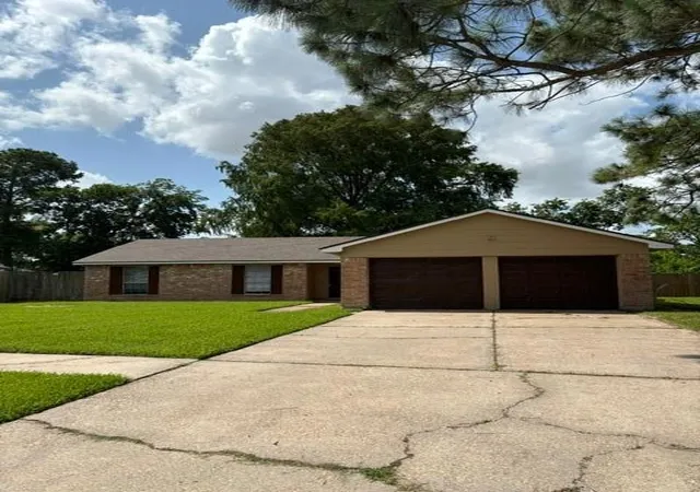 2nd image of 2910 Heritage House Dr, Webster, TX 77598 | MLS# 58170088