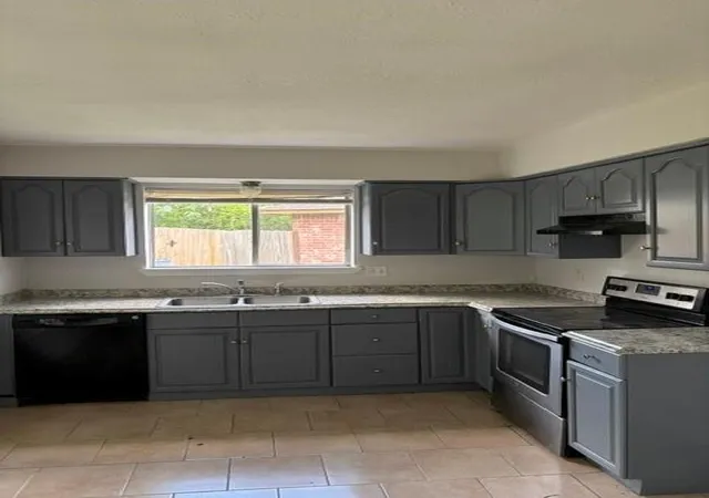 4th image of 2910 Heritage House Dr, Webster, TX 77598 | MLS# 58170088