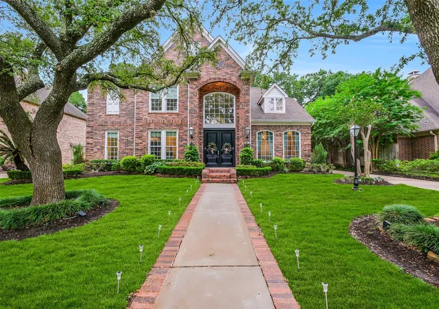 1st image of 854 Plainwood Dr, Houston, TX 77079 | MLS# 98660189