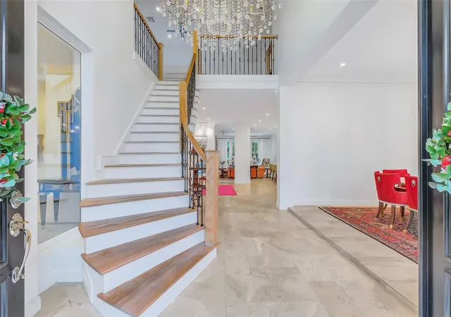 3rd image of 854 Plainwood Dr, Houston, TX 77079 | MLS# 98660189