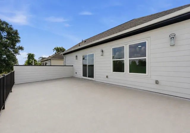 24th image of 1420 W 34th 1/2 St, Houston, TX 77018 | MLS# 50286037
