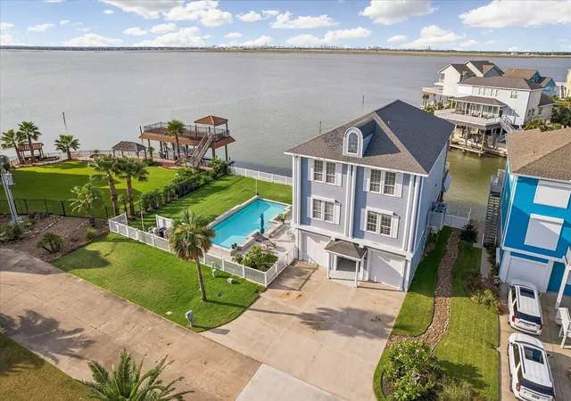 1st image of 426 Sunset Cir, Galveston, TX 77554 | MLS# 21064191