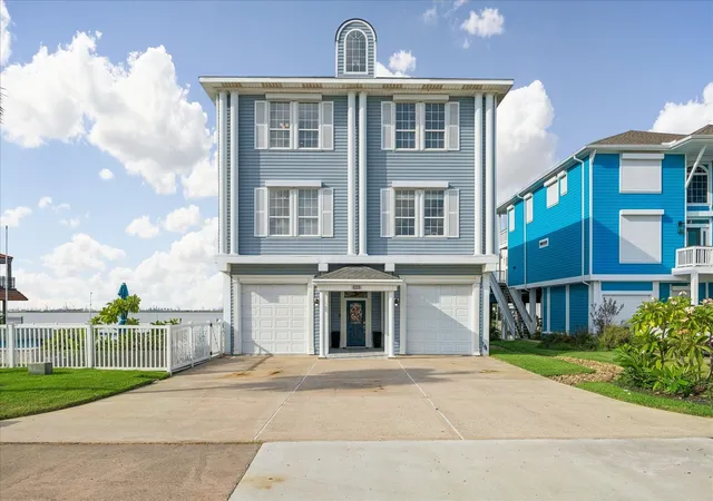 2nd image of 426 Sunset Cir, Galveston, TX 77554 | MLS# 21064191
