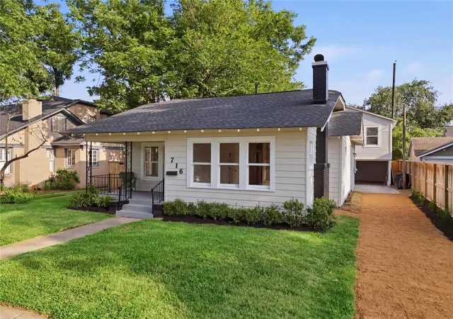 Photo 2 of Single family home for sale at 716 W Cottage St, Houston, TX 77009 | MLS# 19362557 | Listing updated on 2026-09-17