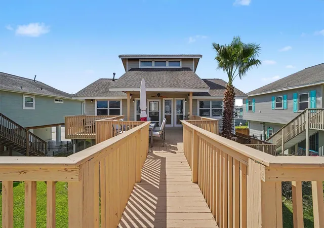 2nd image of 1016 Redfish St, Hitchcock, TX 77563 | MLS# 48996126