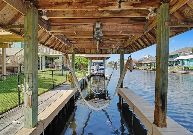 Photo 3 of Single family home for sale at 1016 Redfish St, Hitchcock, TX 77563 | MLS# 48996126 | Listing updated on 2026-08-16