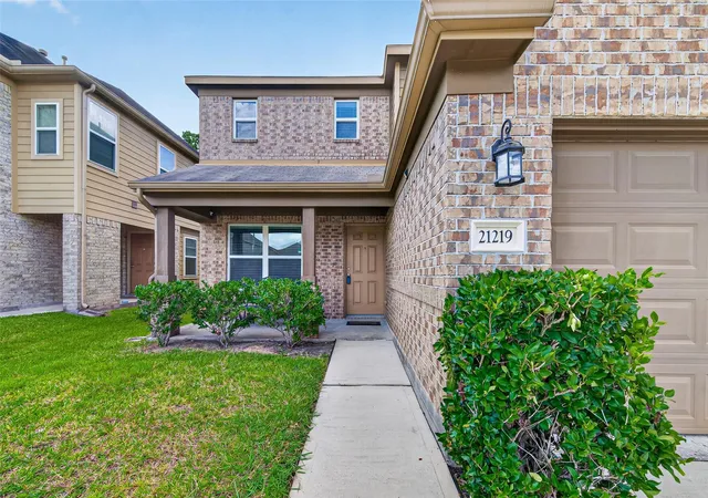 Photo 4 of Single family home for sale at 21219 Fox Orchard Ct, Humble, TX 77338 | MLS# 10700610 | Listing updated on 2026-08-14