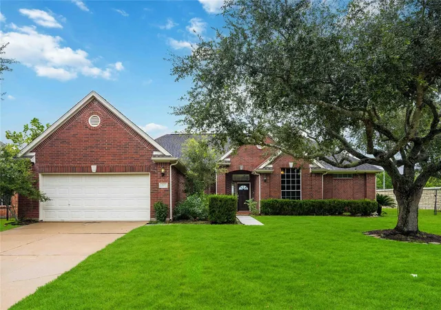 1st image of 515 Arbor Ct, Pearland, TX 77584 | MLS# 18772363