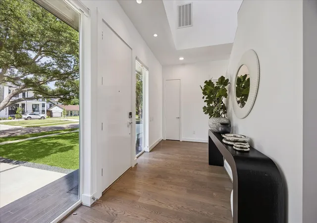 3rd image of 5215 Jason St, Houston, TX 77096 | MLS# 72772956