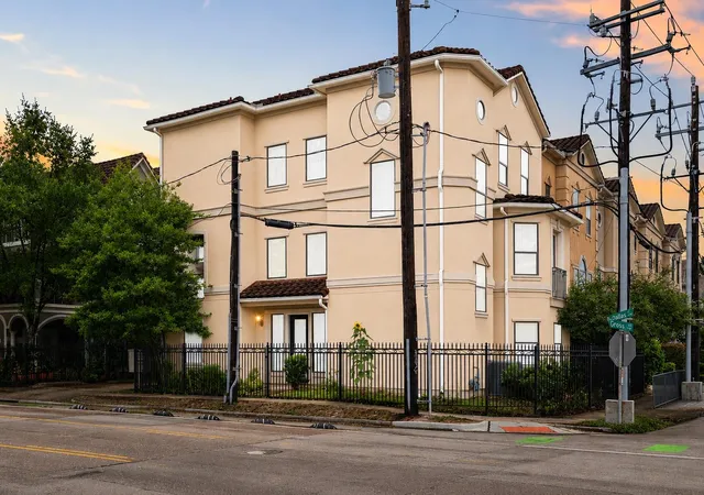Photo 1 of Single family home for sale at 3543 W Dallas St, Houston, TX 77019 | MLS# 24153465 | Listing updated on 2026-09-01