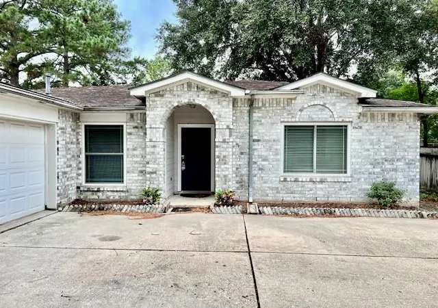 Photo 3 of Single family home for sale at 28703 Loddington St, Spring, TX 77386 | MLS# 2561869 | Listing updated on 2026-09-10