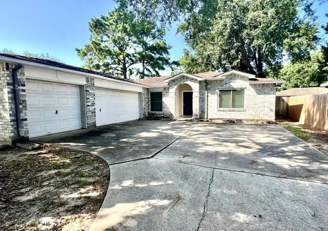 Photo 3 of Single family home for sale at 28703 Loddington St, Spring, TX 77386 | MLS# 2561869 | Listing updated on 2026-09-10