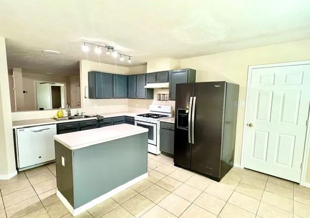 Photo 4 of Single family home for sale at 28703 Loddington St, Spring, TX 77386 | MLS# 2561869 | Listing updated on 2026-09-10