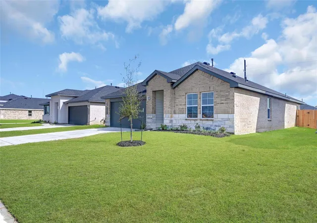 2nd image of 711 Heaven Dr, Beasley, TX 77417 | MLS# 97383365