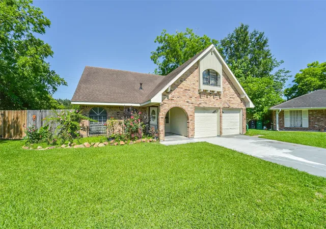 Photo 1 of Single family home for sale at 10822 Sagegulf Ln, Houston, TX 77089 | MLS# 10347445 | Listing updated on 2026-09-01