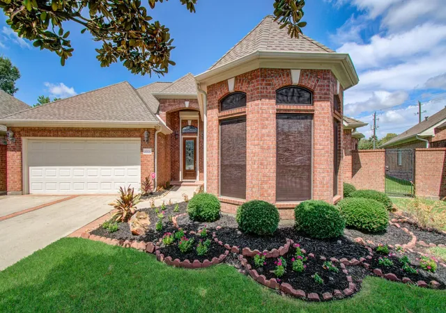 2nd image of 4806 Julia Ct, Pasadena, TX 77505 | MLS# 41596876