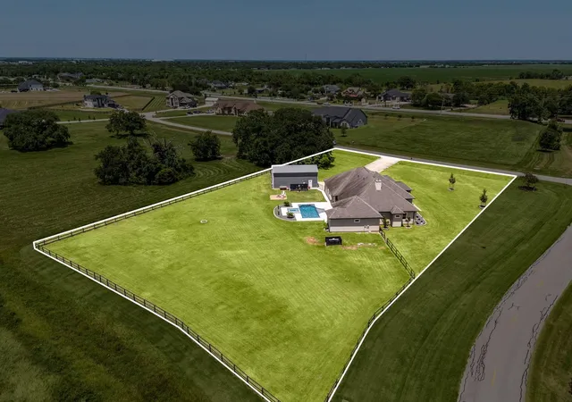 Photo 3 of Sale Pending at 17750 Shiloh Ridge Dr, Rosharon, TX 77583 | MLS# 7099145 | Listing updated on 2026-08-16