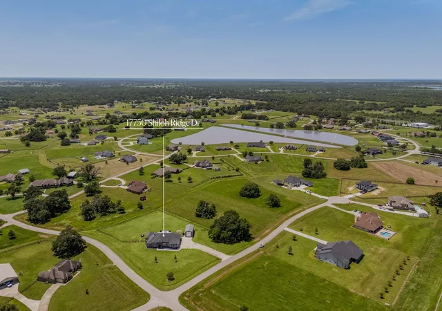 Photo 4 of Sale Pending at 17750 Shiloh Ridge Dr, Rosharon, TX 77583 | MLS# 7099145 | Listing updated on 2026-08-16