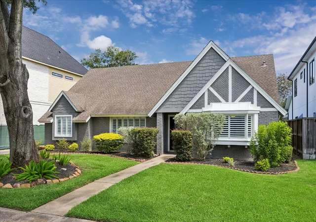 2nd image of 12510 Woodthorpe Ln, Houston, TX 77024 | MLS# 72429751