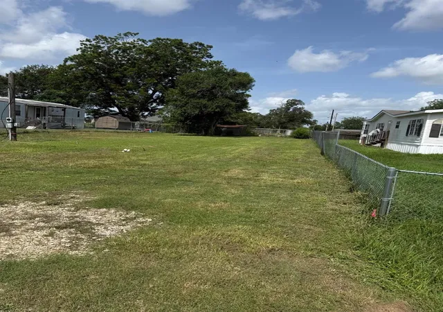 Photo 3 of Land for sale at 310 Olive St, El Campo, TX 77437 | MLS# 61341167 | Listing updated on 2026-09-10