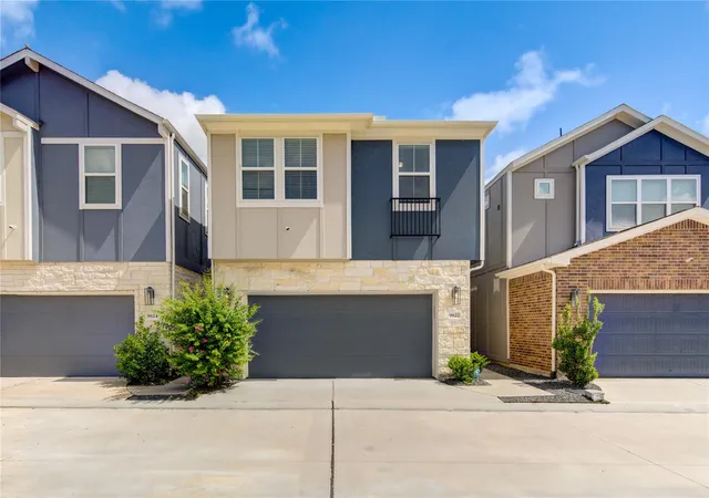 Photo 1 of Sale Pending at 9822 Heritage Run Ln, Houston, TX 77080 | MLS# 16913362 | Listing updated on 2026-09-02