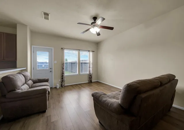 Photo 4 of Townhouse for sale at 11620 Champions Green Drve Dr, Houston, TX 77066 | MLS# 84593509 | Listing updated on 2026-08-15
