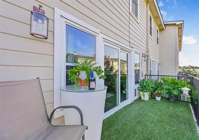 Photo 3 of Townhouse for sale at 1900 Lakeside Dr, Seabrook, TX 77586 | MLS# 79296804 | Listing updated on 2026-08-25