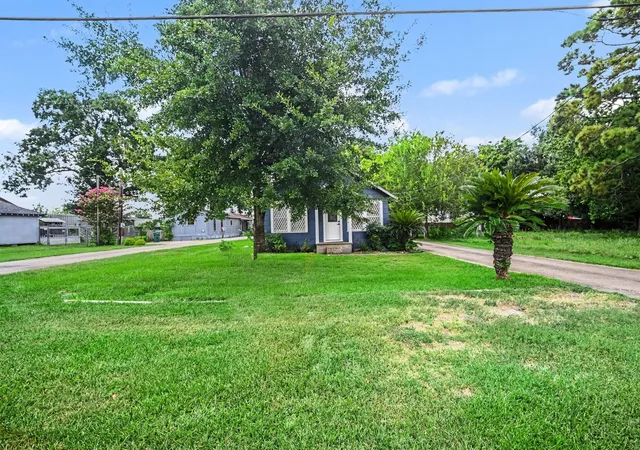2nd image of 4810 Holly Ave, Pasadena, TX 77503 | MLS# 43923661
