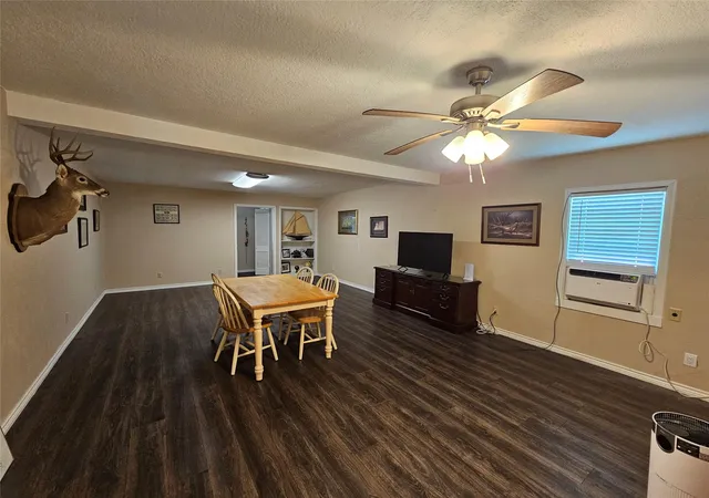 13th image of 136 Fisher St, Matagorda, TX 77457 | MLS# 3548889