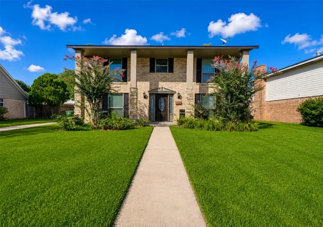 Photo 2 of Single family home for sale at 10819 Sagetrail Dr, Houston, TX 77089 | MLS# 57236778 | Listing updated on 2026-08-27