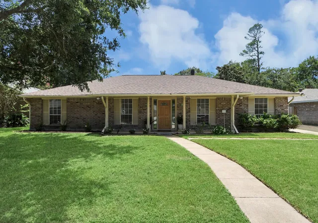 Photo 2 of Single family home for sale at 12415 Campos Dr, Houston, TX 77065 | MLS# 63290861 | Listing updated on 2026-09-12