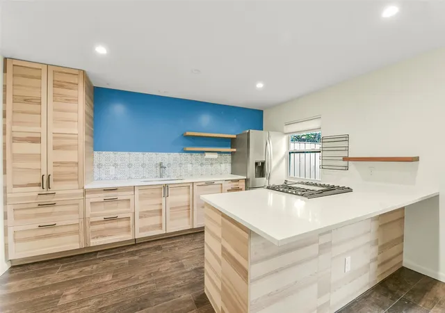 3rd image of 5863 Doliver Dr #16, Houston, TX 77057 | MLS# 2630495