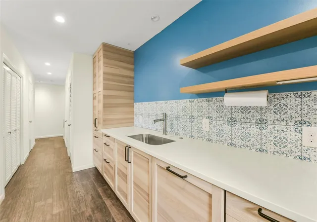 5th image of 5863 Doliver Dr #16, Houston, TX 77057 | MLS# 2630495